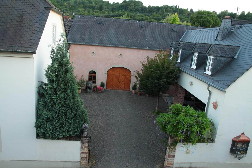 Weingut & Gaestehaus Giwergreif Wasserliesch Exterior photo